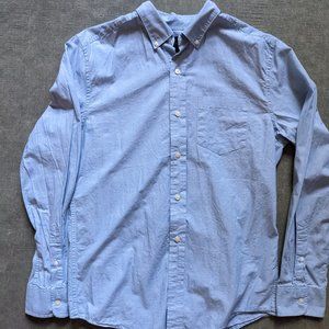Slim fit light blue casual button down, Size M
